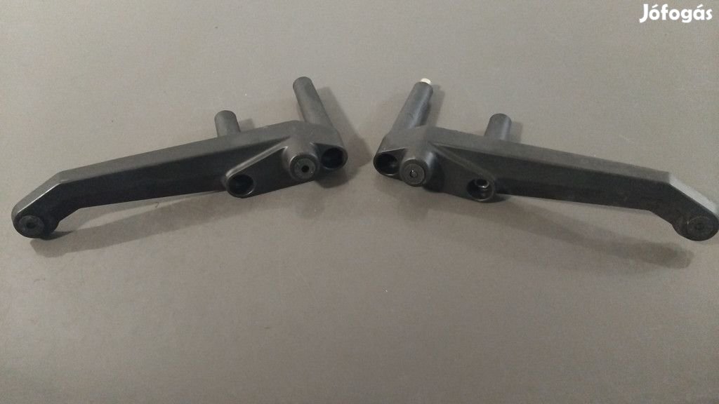 Yamaha Xenter 125 - Szélvédő tartó konzol