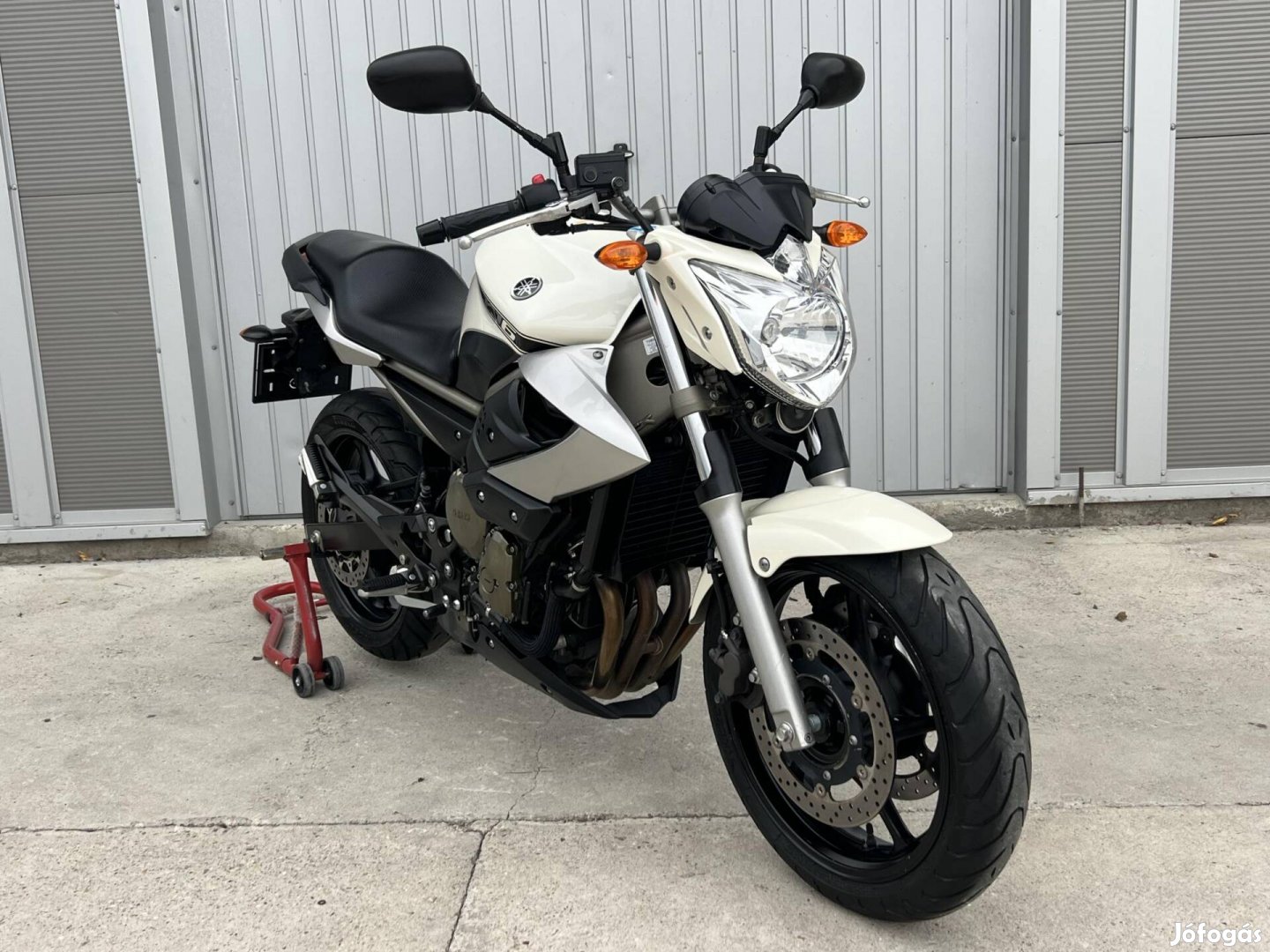 Yamaha Xj 6 N .