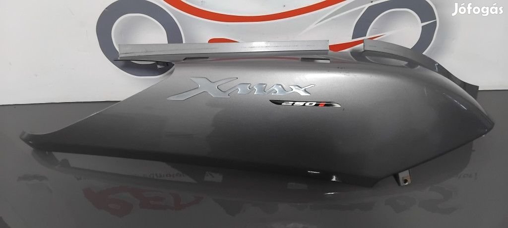 Yamaha Xmax 250 Jobb oldali burkolat
