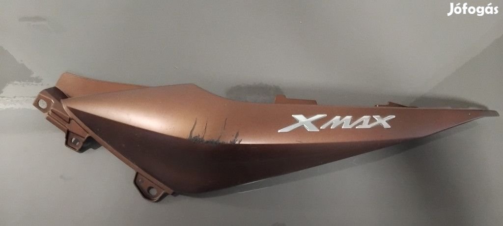 Yamaha Xmax 300 Bal oldali burkolat