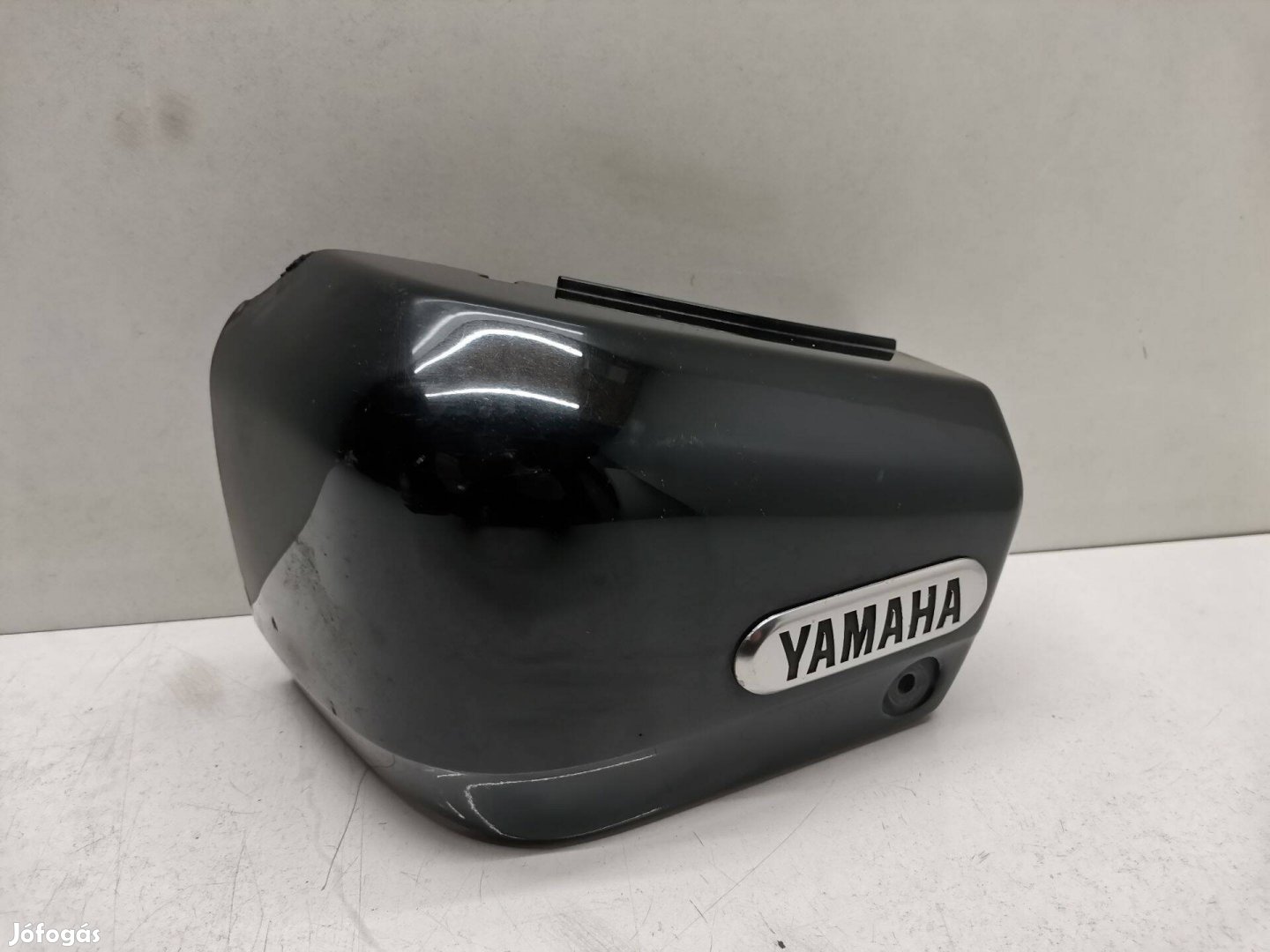Yamaha Xvs 250 Dragstar (2002) ülés alatti idom (bal)