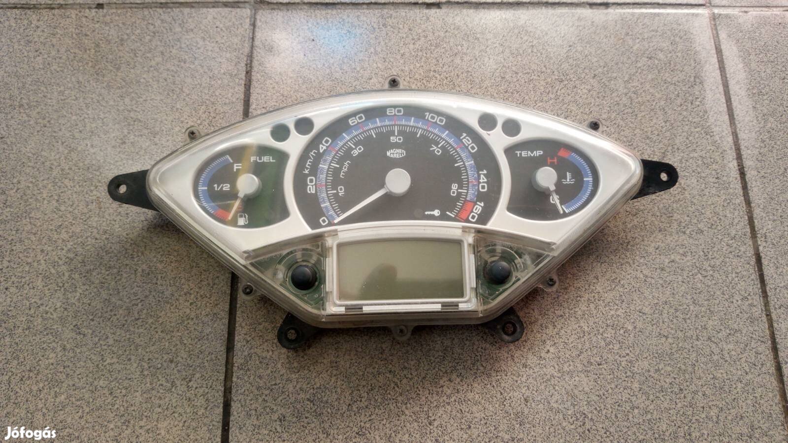 Yamaha YP 125 250 X-Max műszerfal
