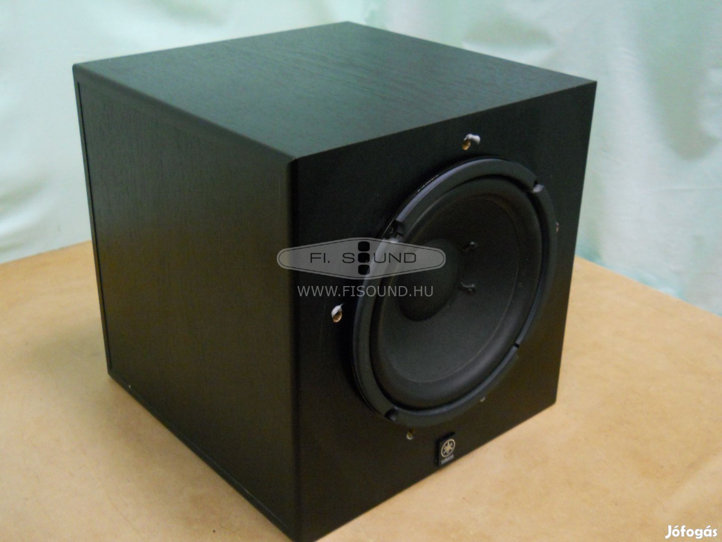 Yamaha YST-SW012 ,120W,aktív házimozi subwoofer 20cm-s