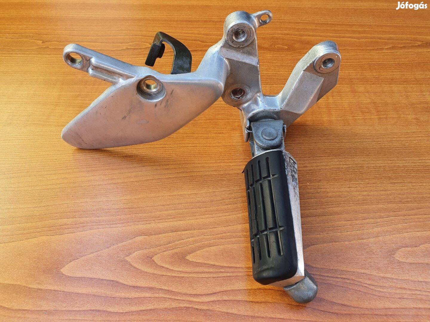 Yamaha Yzf 600R Jobb első lábtartó 15971