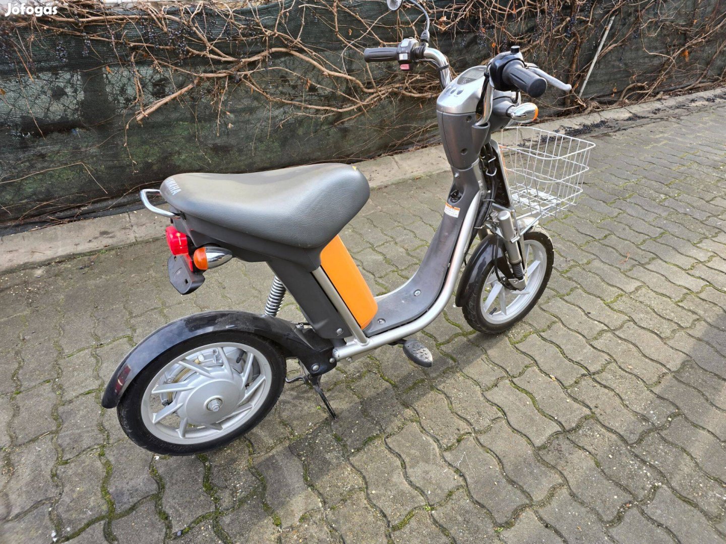 Yamaha elektromos robogó eladó