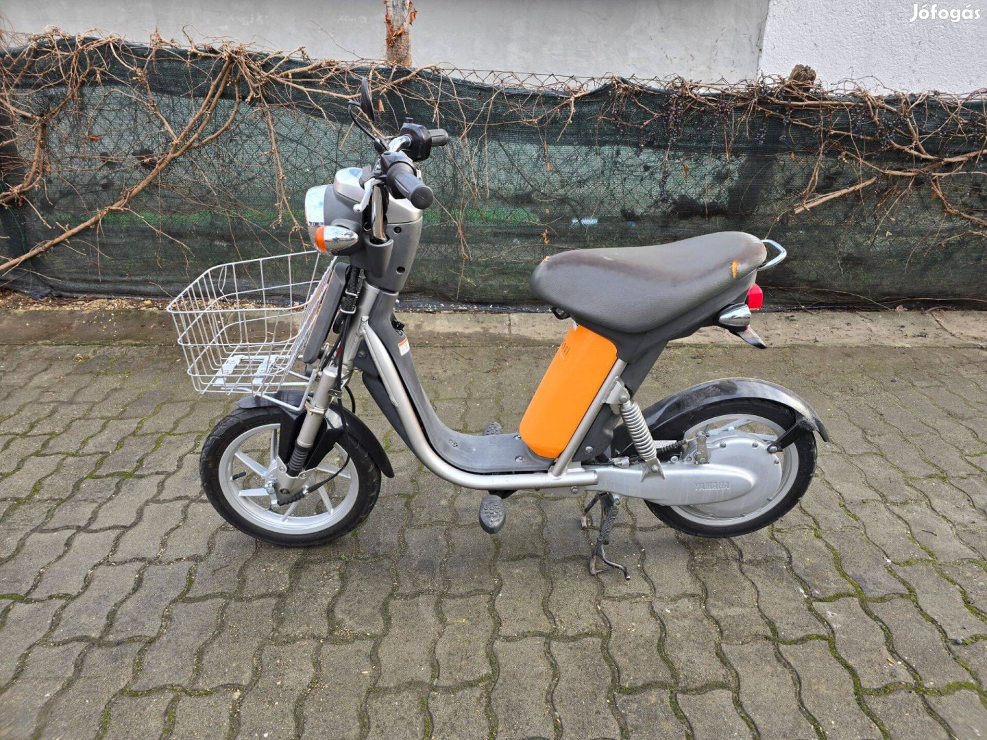 Yamaha elektromos robogó eladó