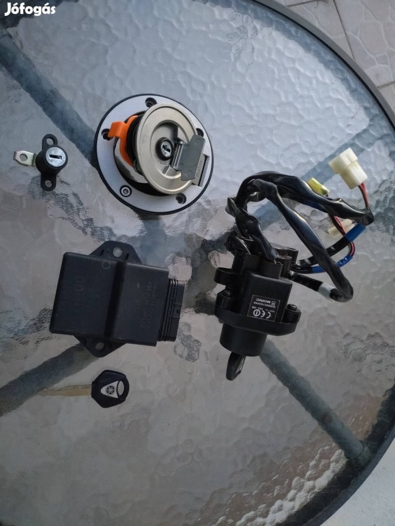 Yamaha fz6 zárszett 