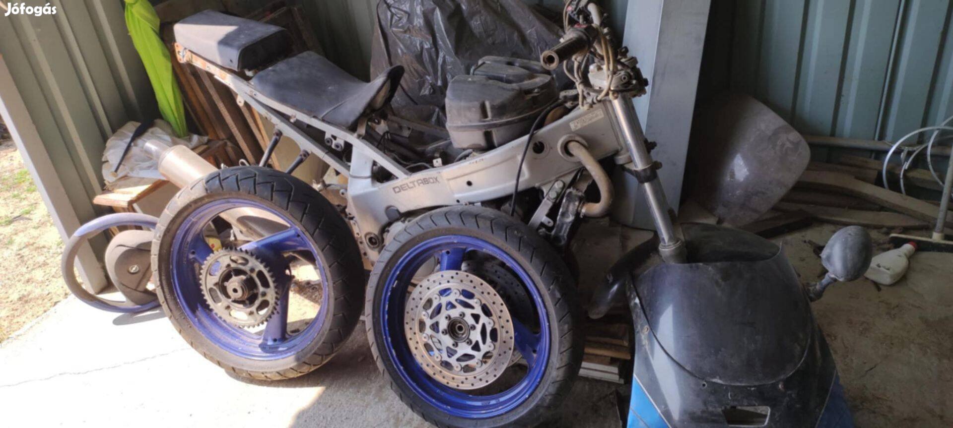 Yamaha fzr 600