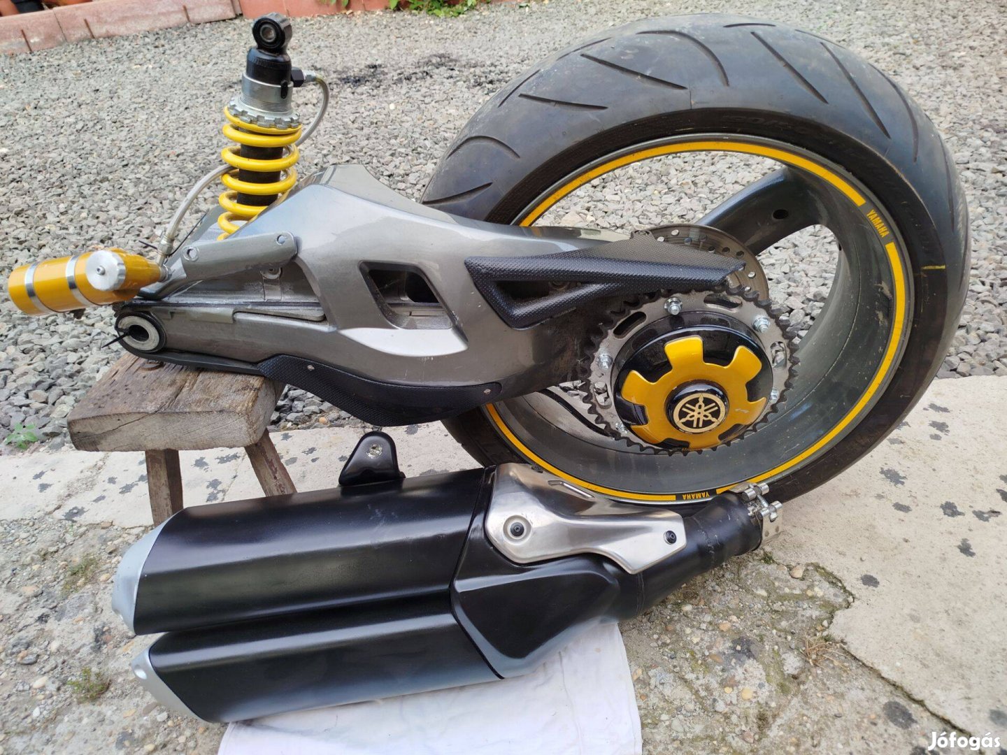 Yamaha fzs1000 hátsófutómű