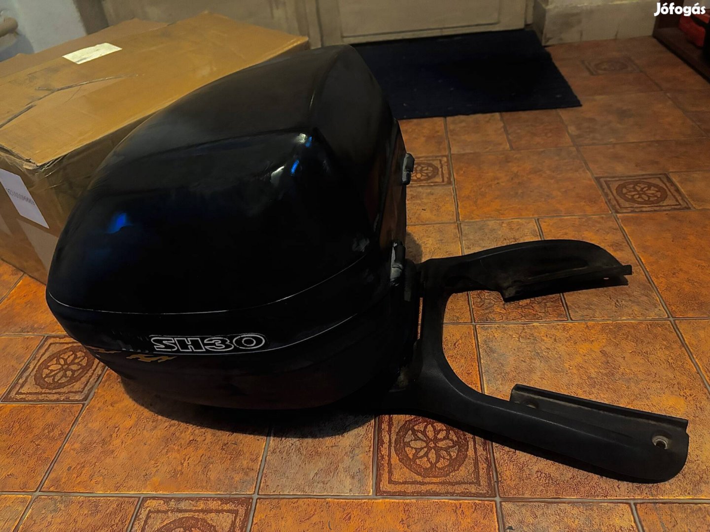 Yamaha neos doboz és doboztartó