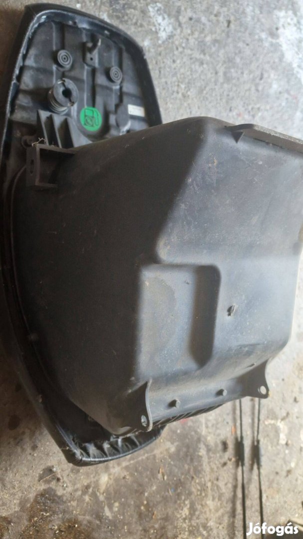 Yamaha neos komplett ülés, sisaktárolóval