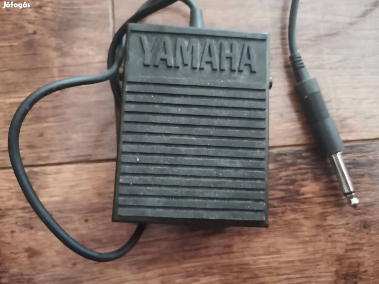 Yamaha pedál és FS-5U BOSS pedál