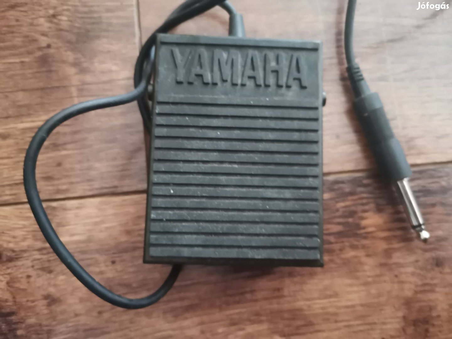 Yamaha pedál és FS-5U BOSS pedál