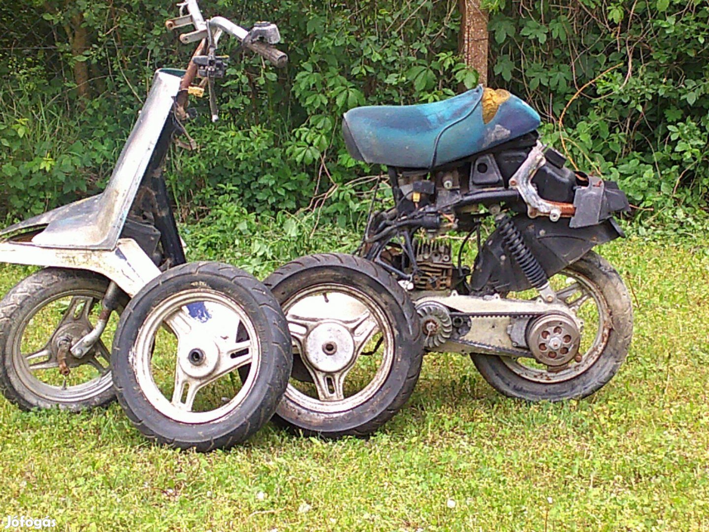 Yamaha robogó alkatrész,egyben nagyon olcsón eladó