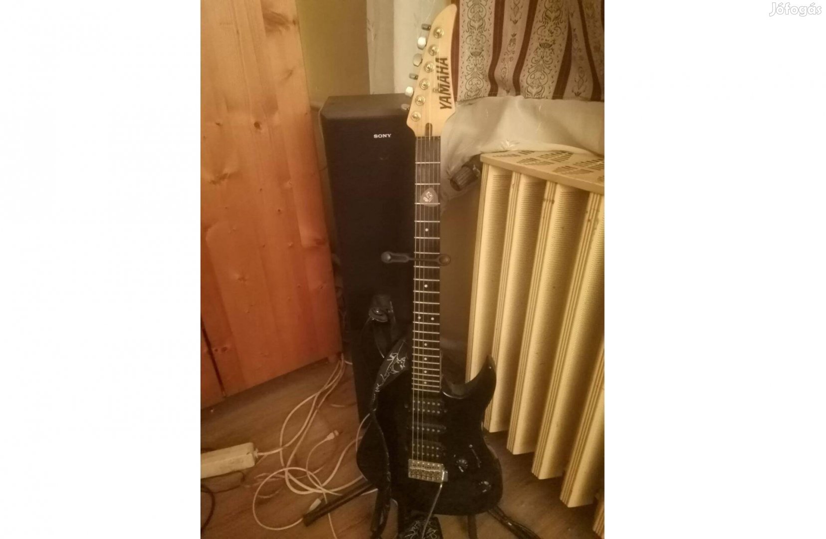 Yamaha szólógitár fekete eladó