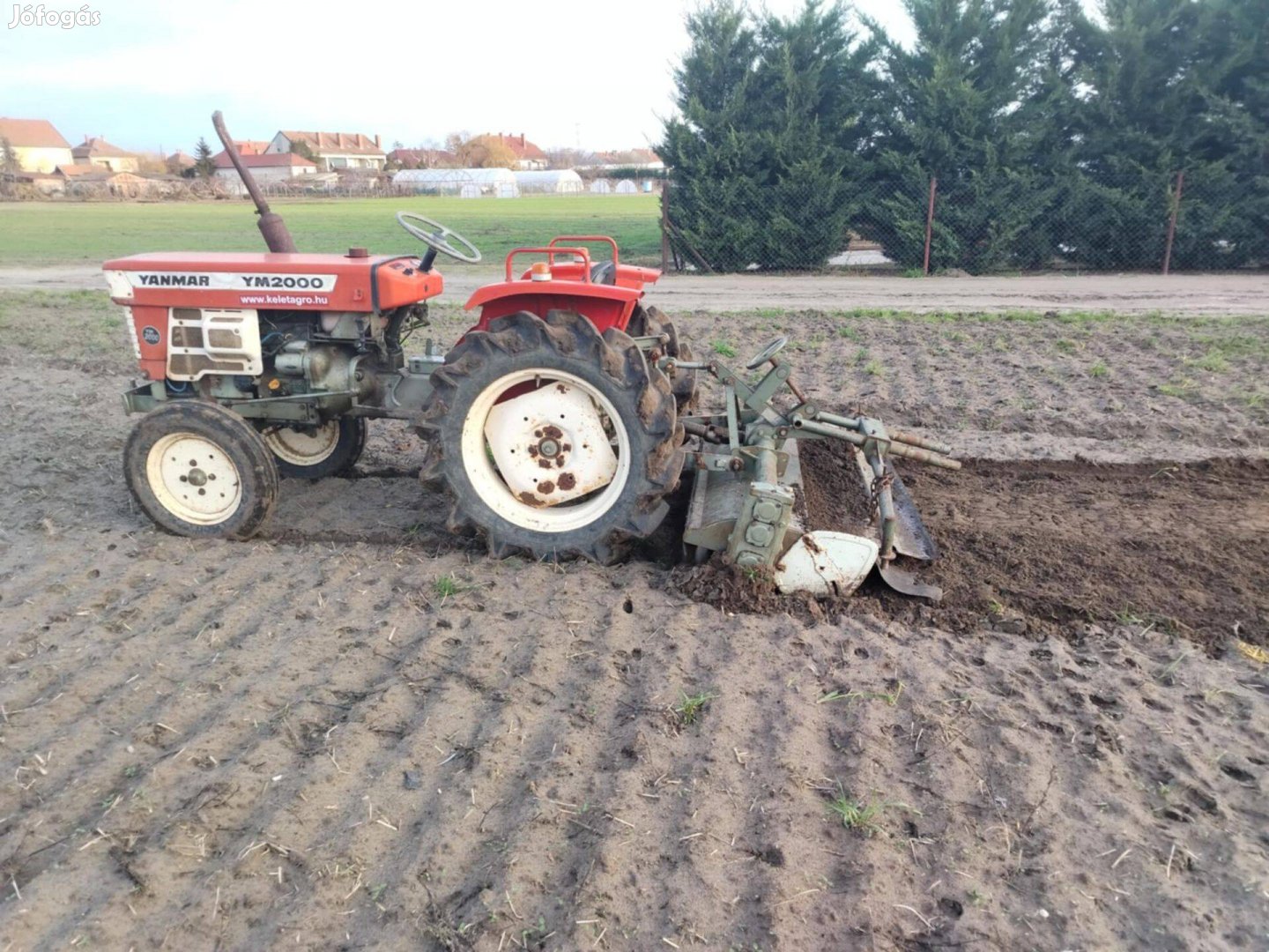 Yammar YM2000 típusú japán kis traktor