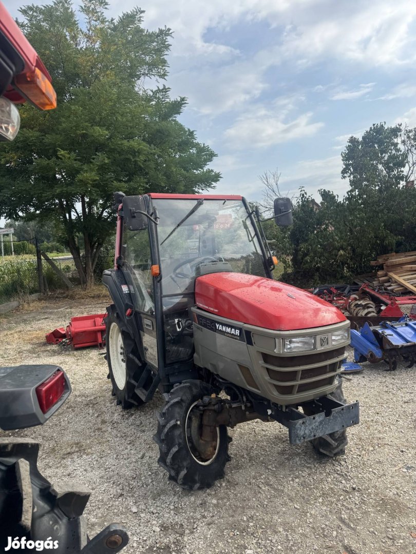 Yanmar 25 le irányváltos szervo klimas 4x4 japan traktor 