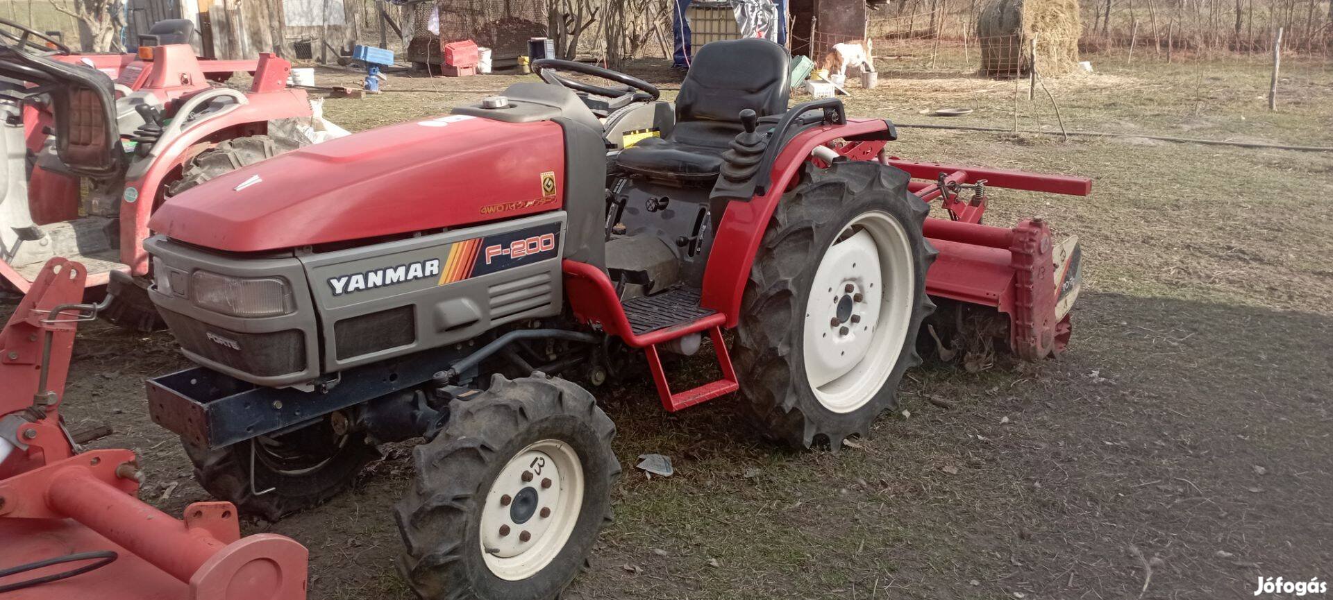 Yanmar 4x4 20 Le F200 japán kistraktor Talajmaróval