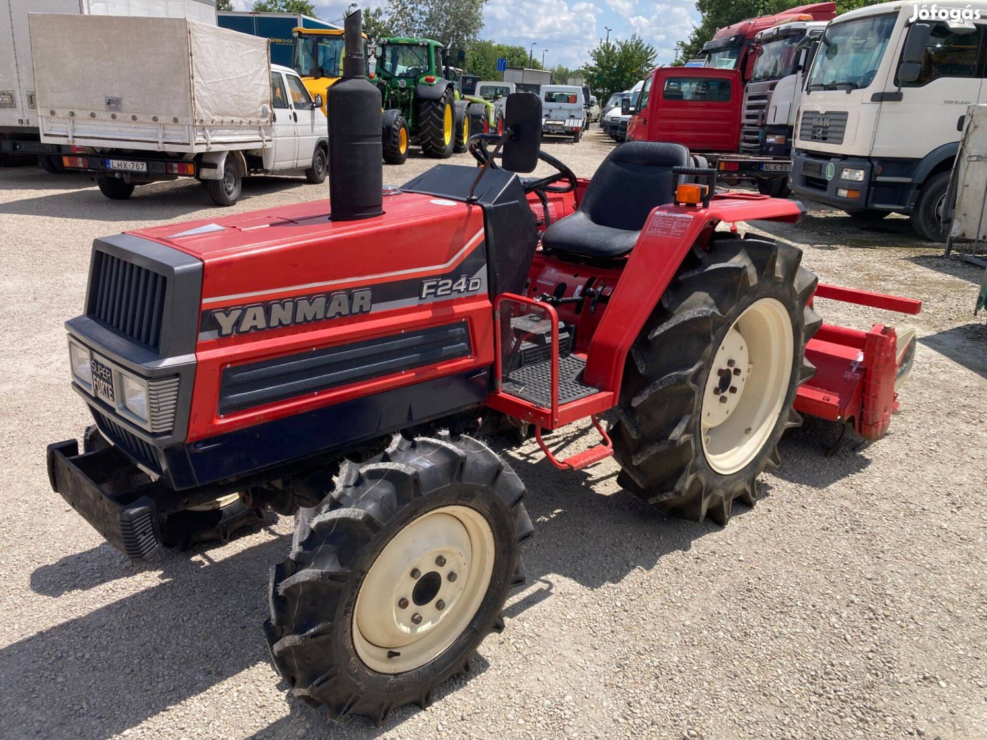 Yanmar F24D 24 lóerős összkerekes Japán kistraktor talajmaróval eladó