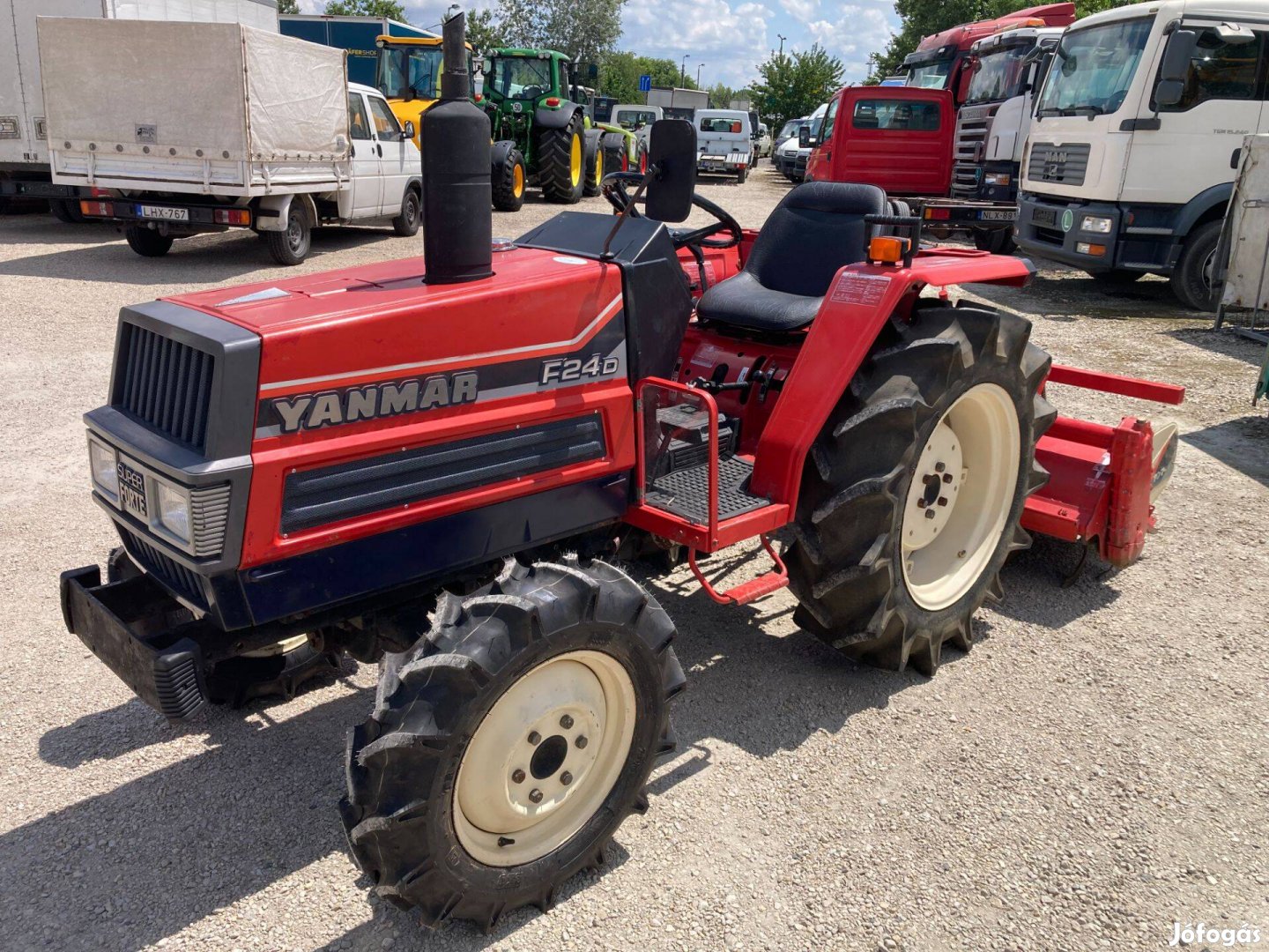 Yanmar F24D 24 lóerős összkerekes Japán kistraktor talajmaróval eladó