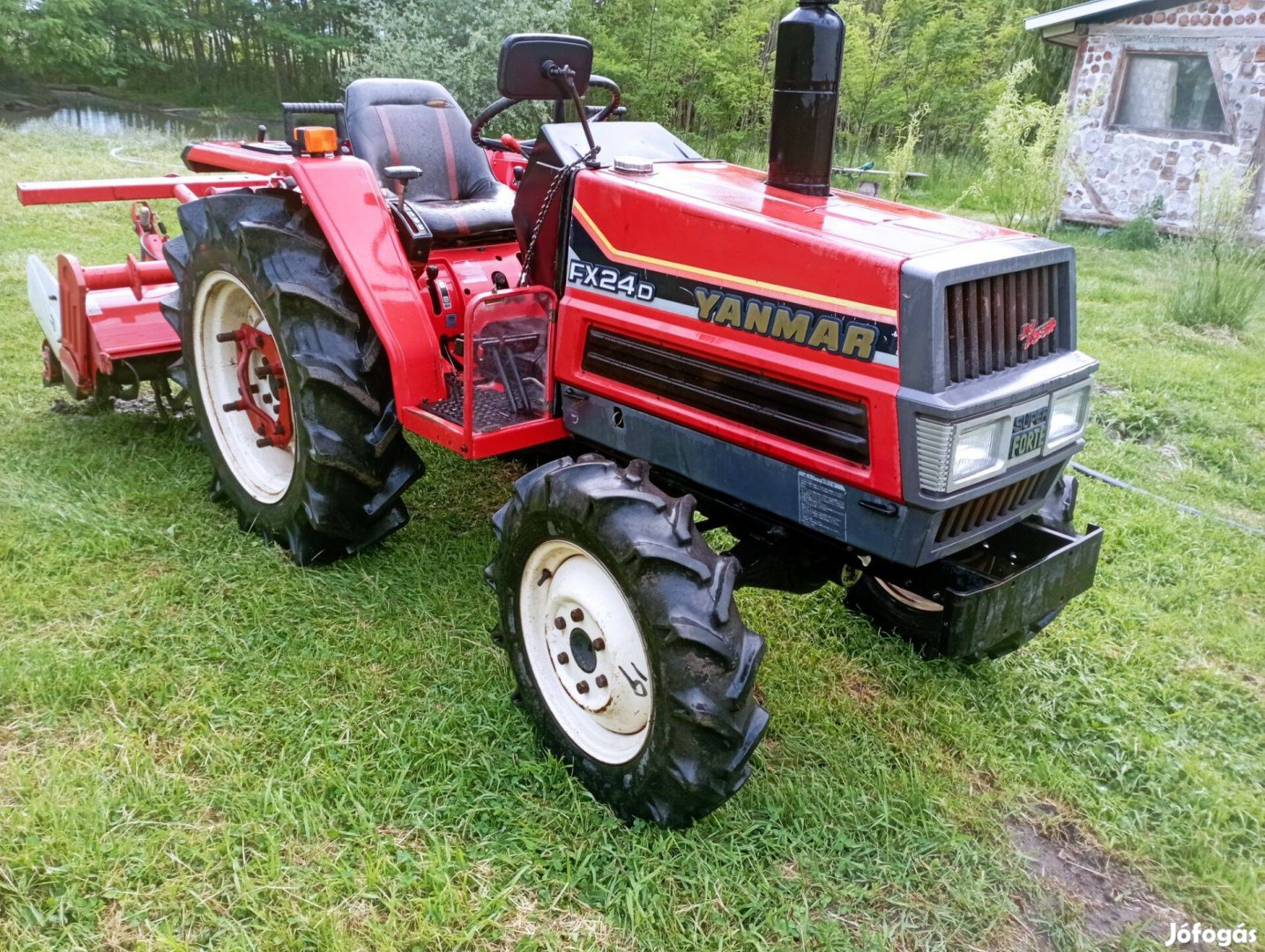 Yanmar FX 24 Japán kistraktor Talajmaróval 4x4 24 Le Powershift