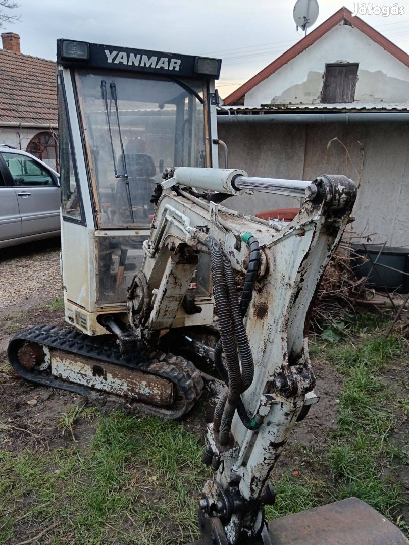 Yanmar Minikotró b17 munkagép