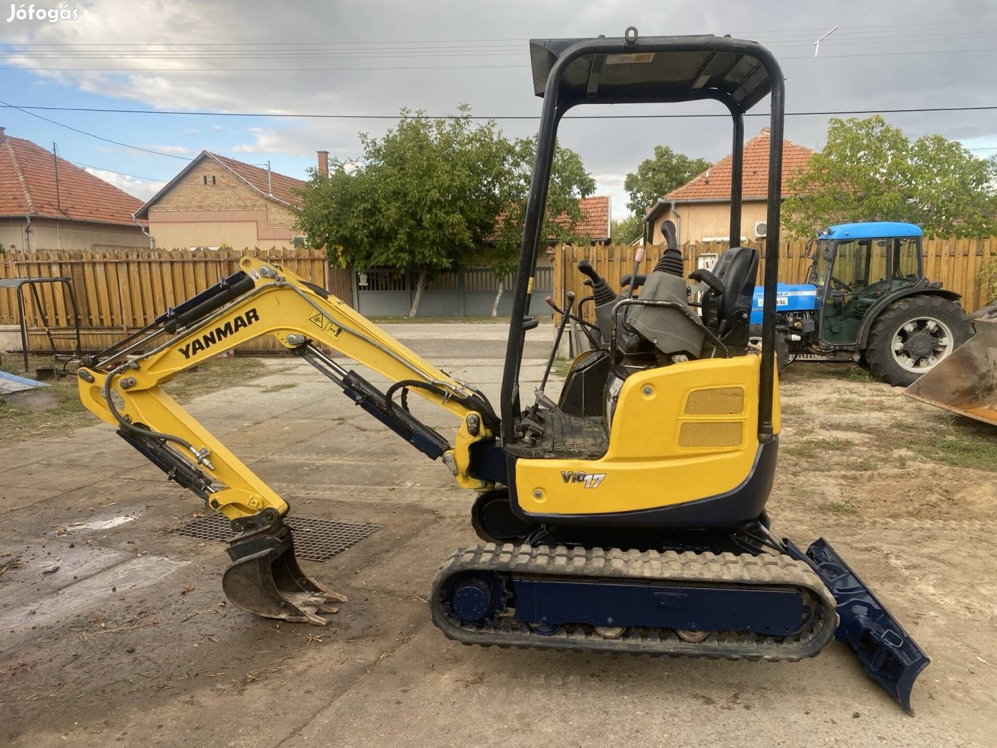 Yanmar Vio 17