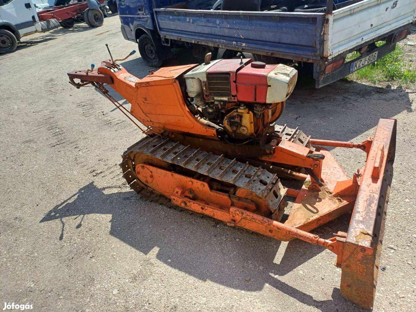 Yanmar mini dózer