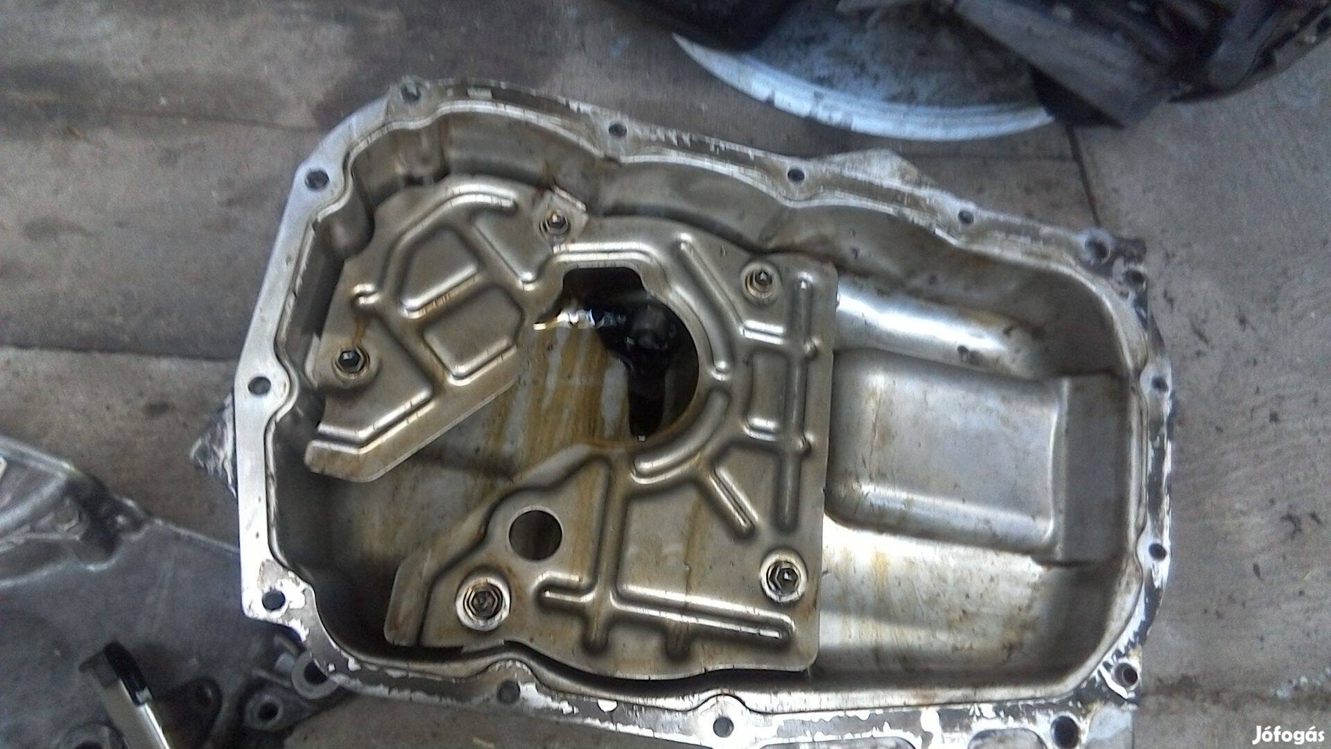 Yaris 1,0 karter, olajteknő, motor alkatrészek 1999-05 Budán