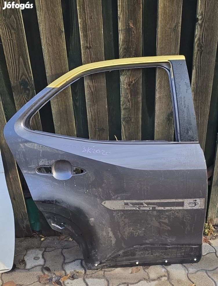 Yaris cross j.h.ajtó 2021-től eladó