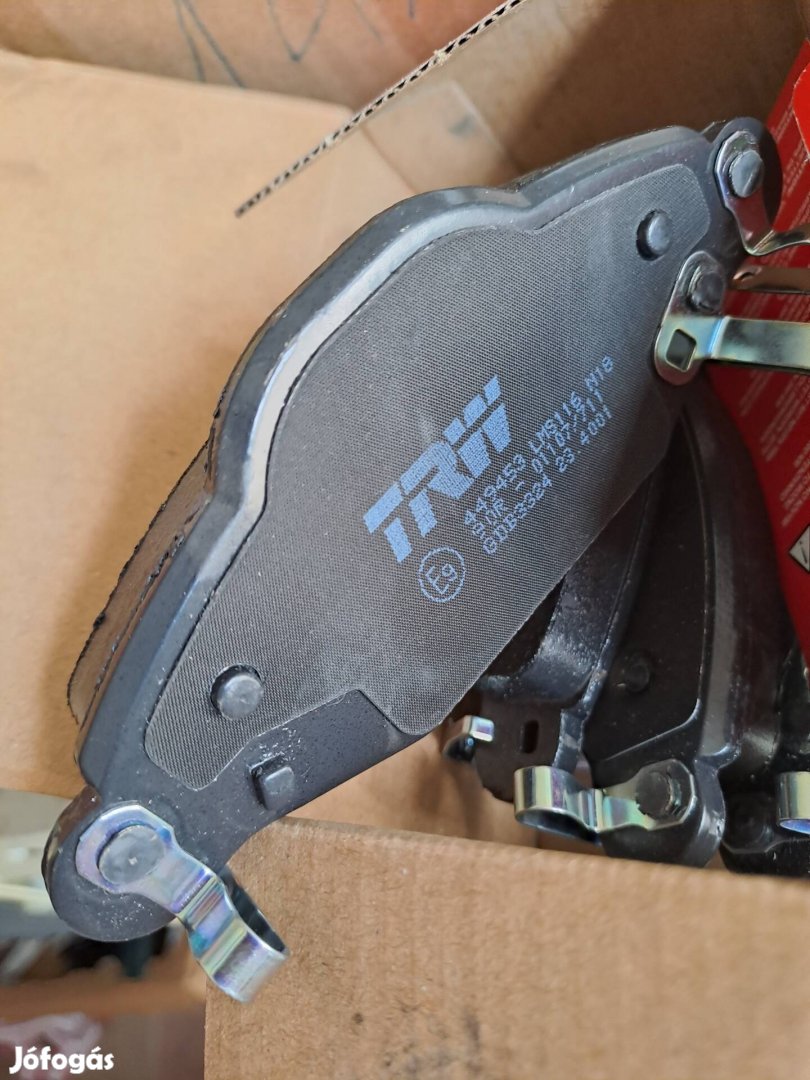 Yaris első fékbetét eladó!