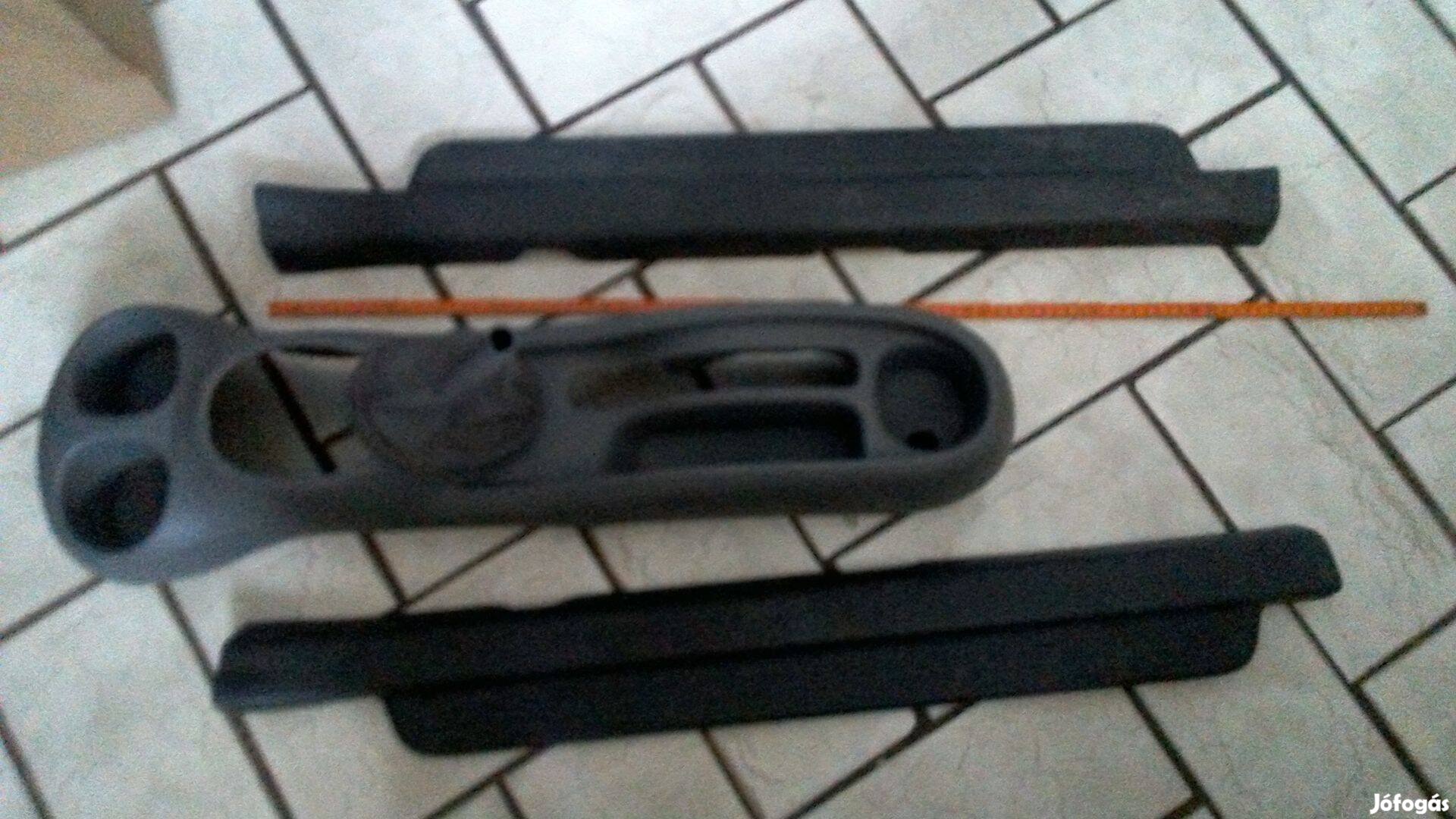 Yaris küszöb takarók 3 ajtóshoz Budatétényben 1999-06-ig