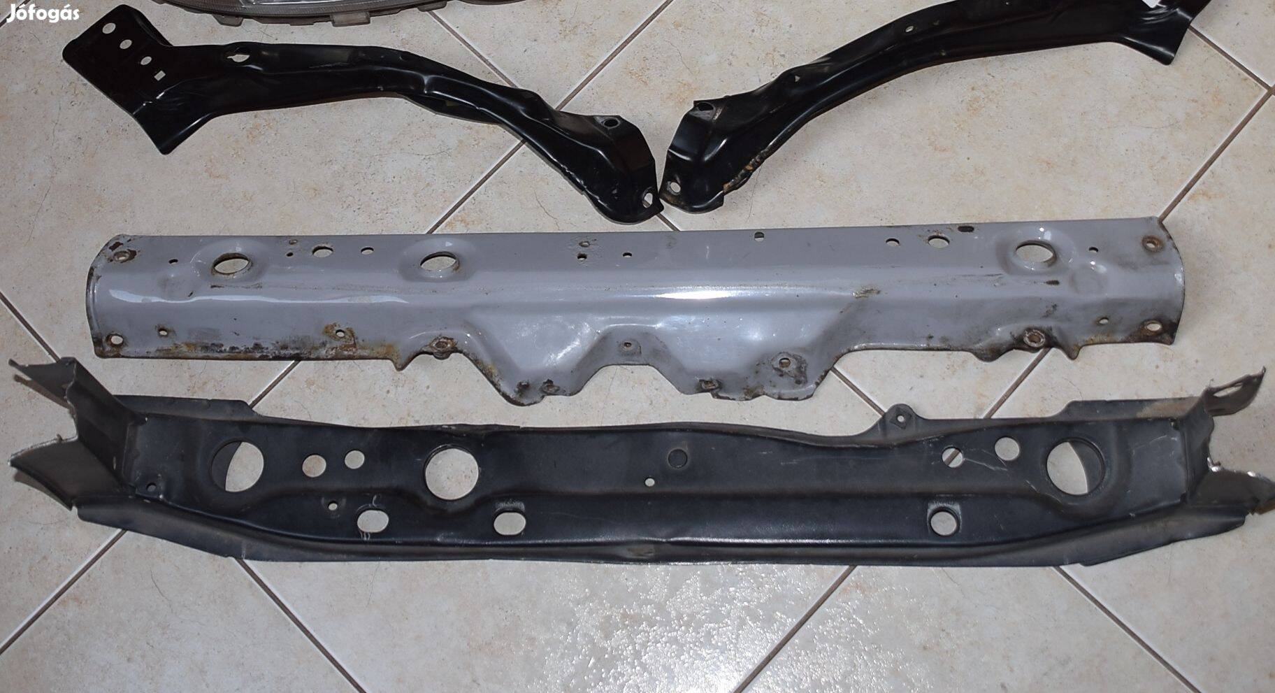 Yaris zárhíd Lámpa tartó, hűtő tartó keret, Toyota 1999-2005