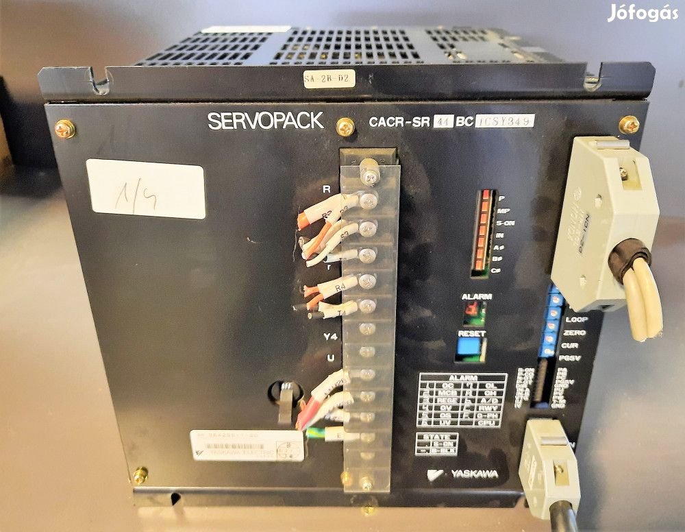 Yaskawa Servopack CACR-SR44BC1CSY349 szervómotor AC vezérlő 4,4kW /ax