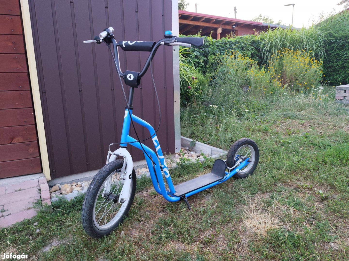 Yedoo Four típusú nagykerekű roller