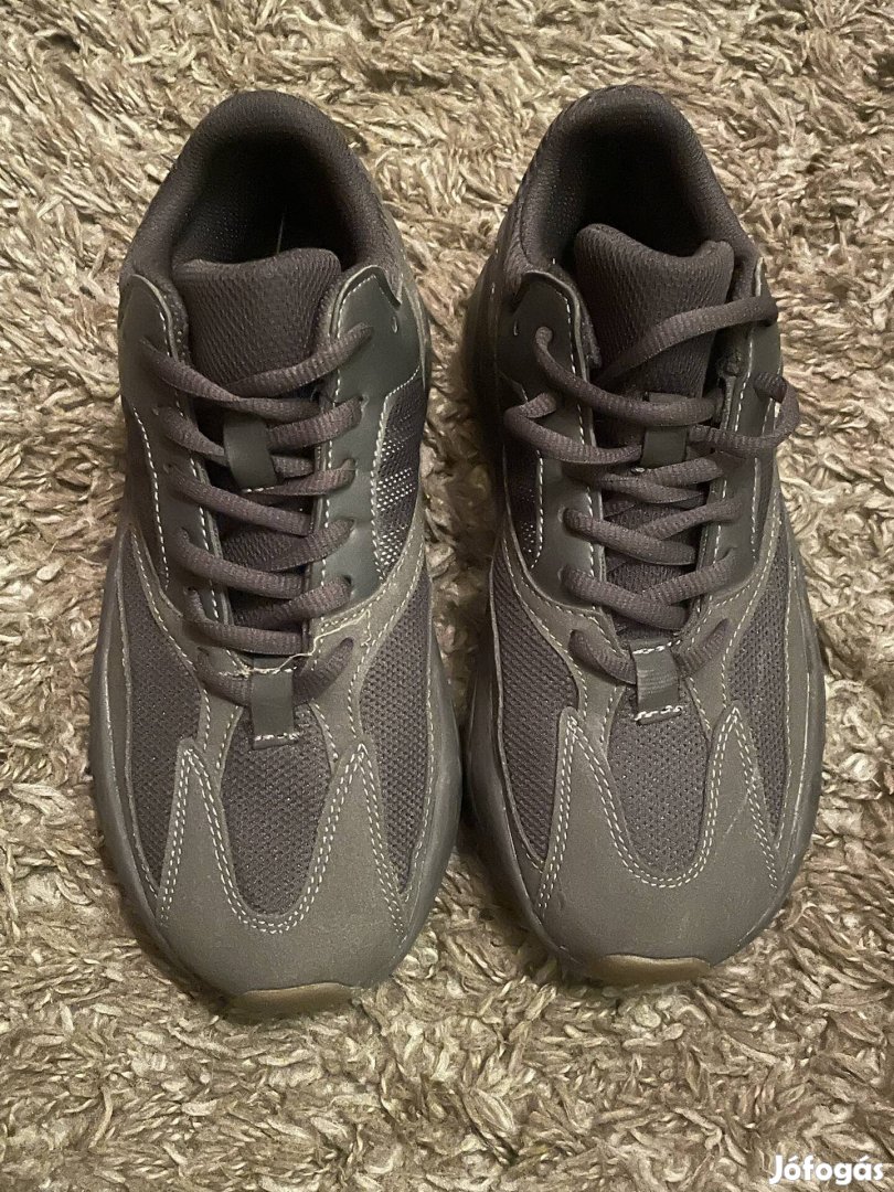 Yeezy 700 utility black