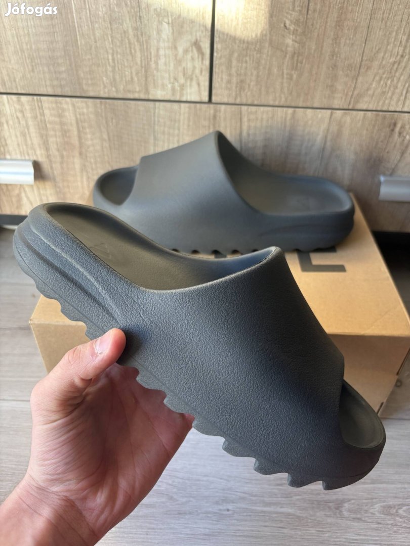 Yeezy slide onyx