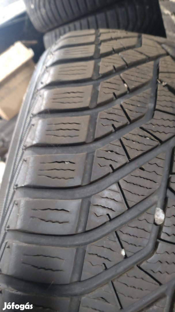 Yokohama 215/55R17 téli gumiabroncs használt (4db)