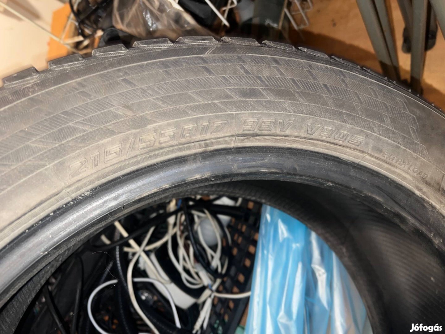 Yokohama 215/55 R17 98V V905 téli gumi