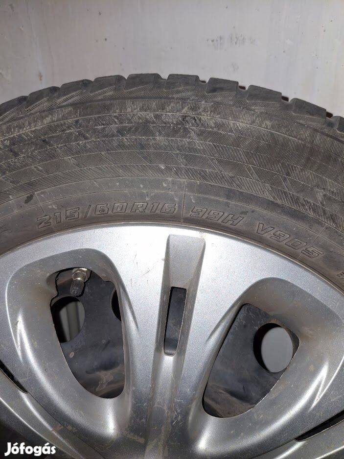 Yokohama 215/60 R16 Téligumi acélfelnivel, + Tpms