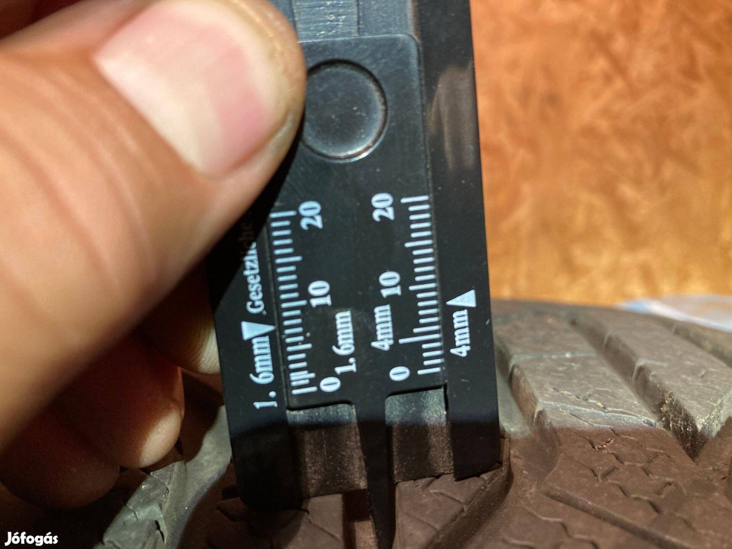 Yokohama 225 45 R 17 Téli Gumi 7 mm-es