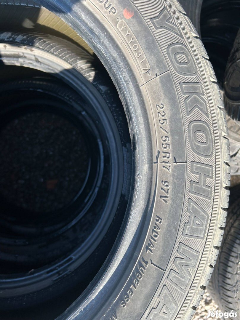 Yokohama 70 22555R17 nyári gumiköpeny garnitúra
