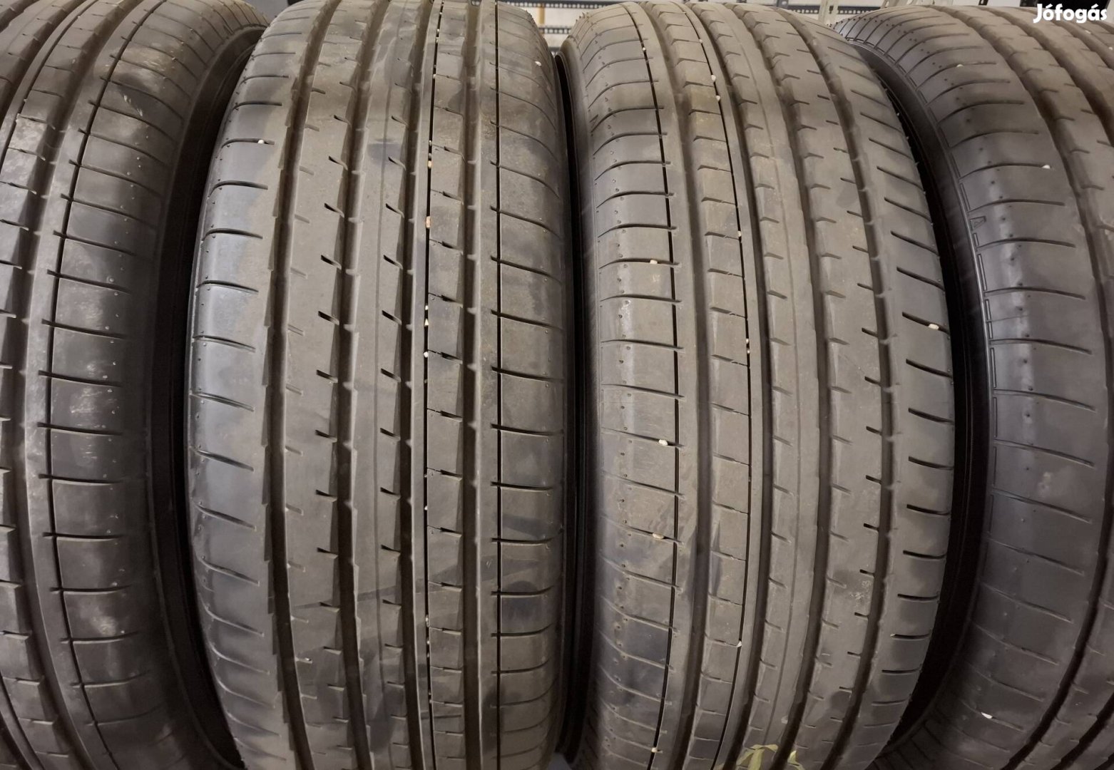 Yokohama Bluearth 235/60 R18 nyári gumi