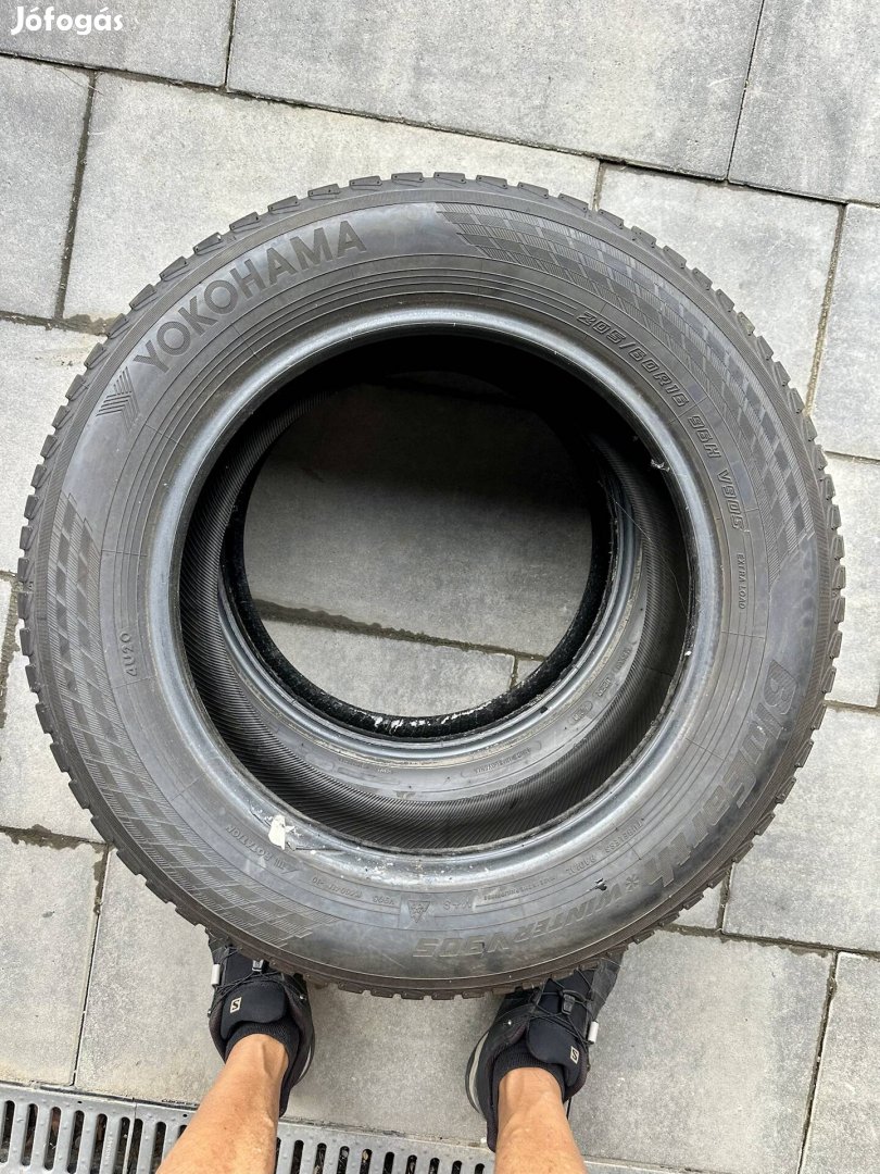 Yokohama Bluearth 2db téli gumi 205/60r16 évj:2020