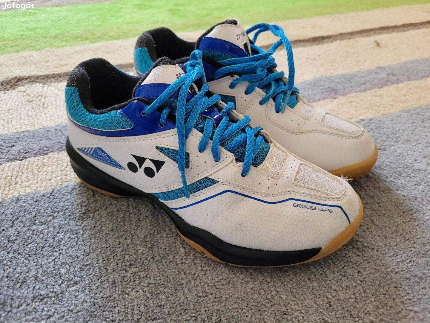 Yonex 38-as cipő