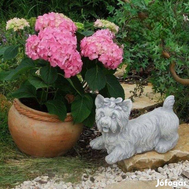 Yorkshire terrier kőszobor kerti dísz