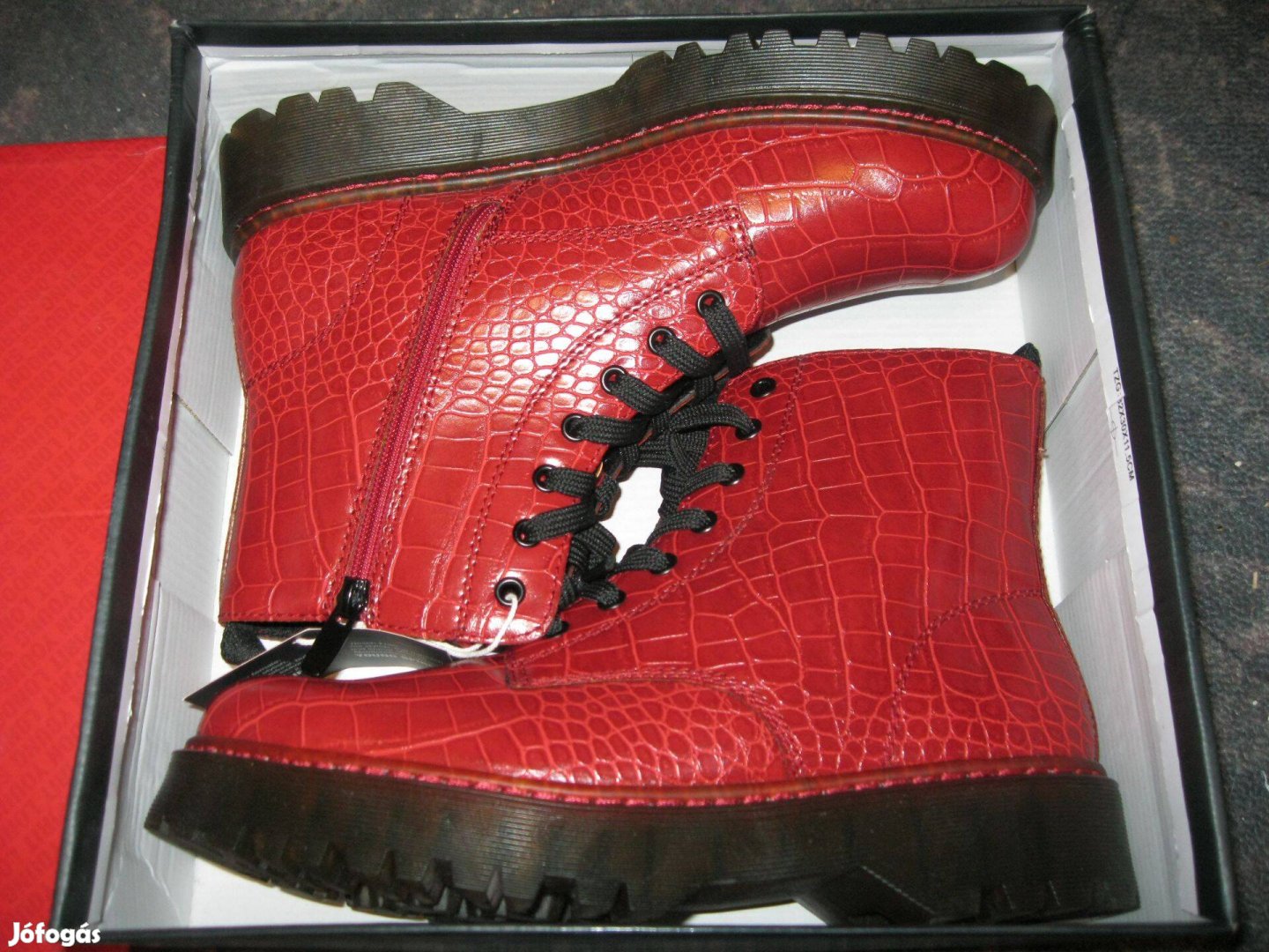 Young Spirit bakancs 43-as méret