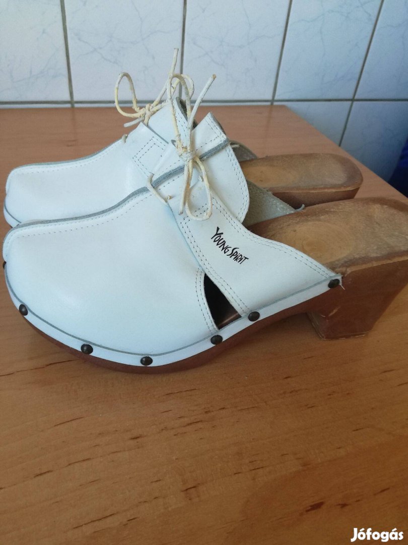 Young Spirit női klumpa