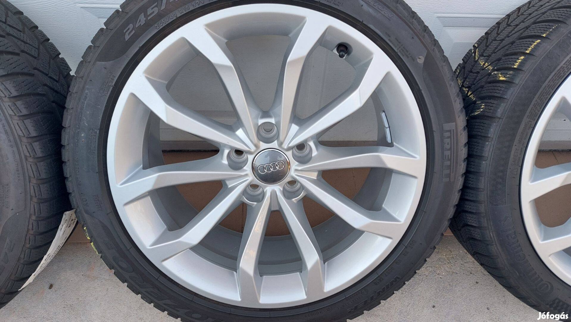 Yyy Gyári,Audi A4 B9 S-Line 18" alufelni téli gumikkal