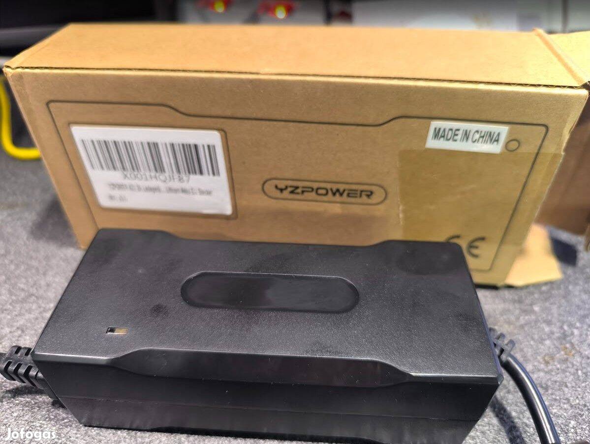 Yzpower 42V 2A Lithium akku töltő beépitett ventillátorral